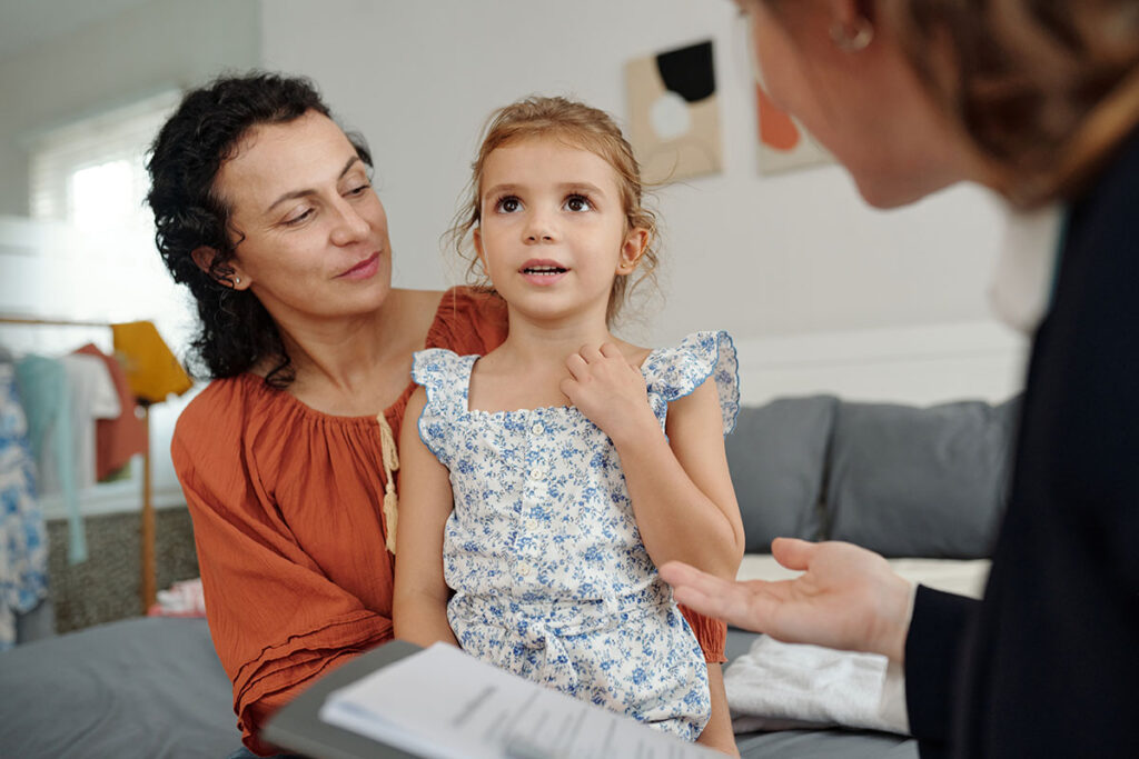 single-mom-talking-to-social-worker-2025-01-29-14-49-44-utc